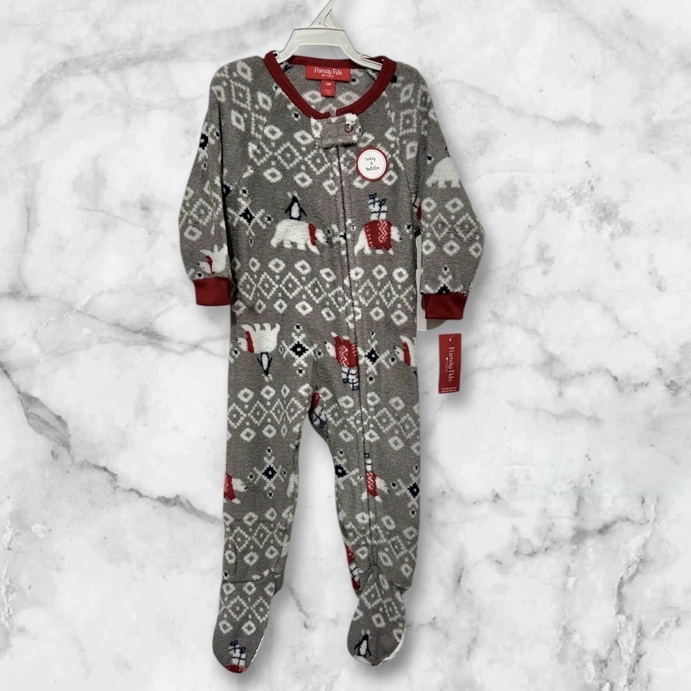 Macy's‎ Holiday Winter Fleece Baby/Toddler Footed Pajama. NWT.